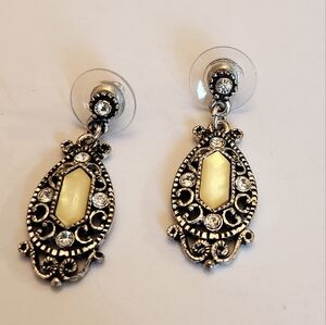Vintage 1928 victorian style earrings crystal